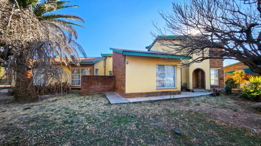 3 Bedroom Property for Sale in La Hoff North West